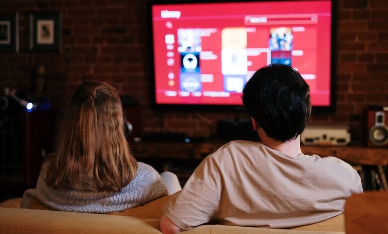 People Who Still Love Renting DVDs From Netflix